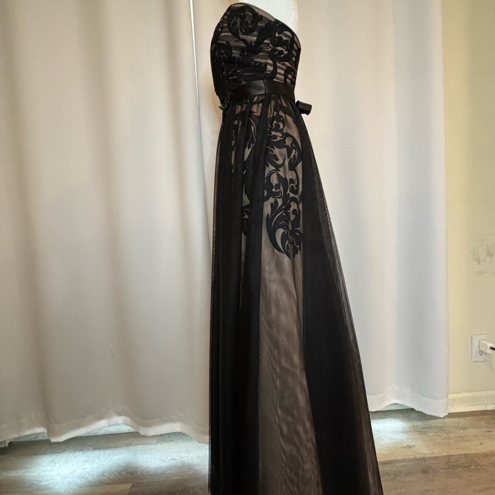 Betsy & Adam Black Strapless Dress Size 2. - Picture 3 of 13